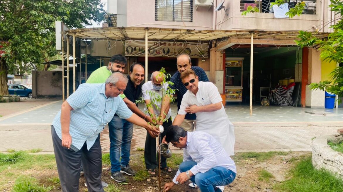 શ્રી લોહાણા મહાપરિષદ પર્યાવરણ સમિતિ – નાગપુર દ્વારા ૧૧ જુલાઈ ૨૦૨૧ ના રોજ વૃક્ષારોપણ કાર્યક્રમ યોજાયો