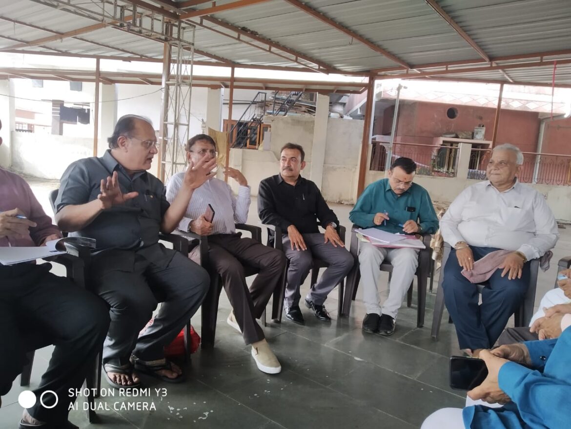 શ્રી લોહાણા મહાપરિષદ મધ્ય ગુજરાત ઝોનના ઝોનલ પ્રમુખ શ્રી અશોકભાઈ ગઢિયાની આગેવાની હેઠળ તારીખ ૨ ઓક્ટોબર ૨૦૨૧ ના રોજ આણંદ નડીયાદ મહાજનની મુલાકાત યોજાઇ